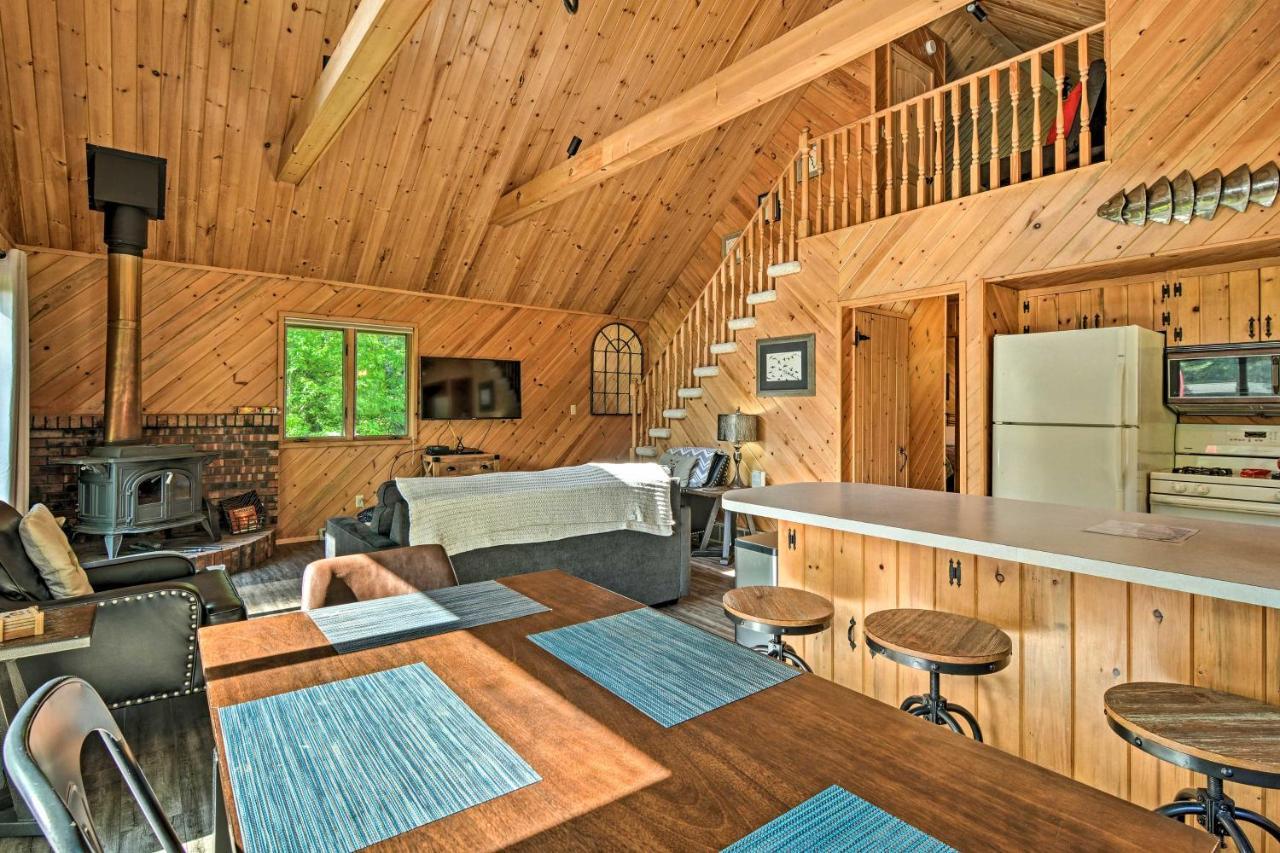 Riverfront Traverse City Cabin Fish, Kayak And Tube ภายนอก รูปภาพ
