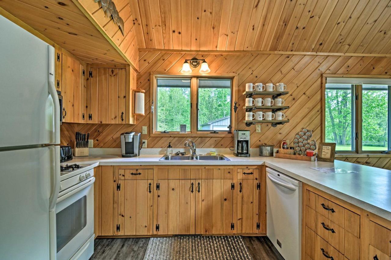 Riverfront Traverse City Cabin Fish, Kayak And Tube ภายนอก รูปภาพ