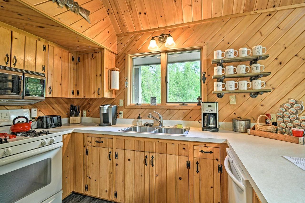Riverfront Traverse City Cabin Fish, Kayak And Tube ภายนอก รูปภาพ