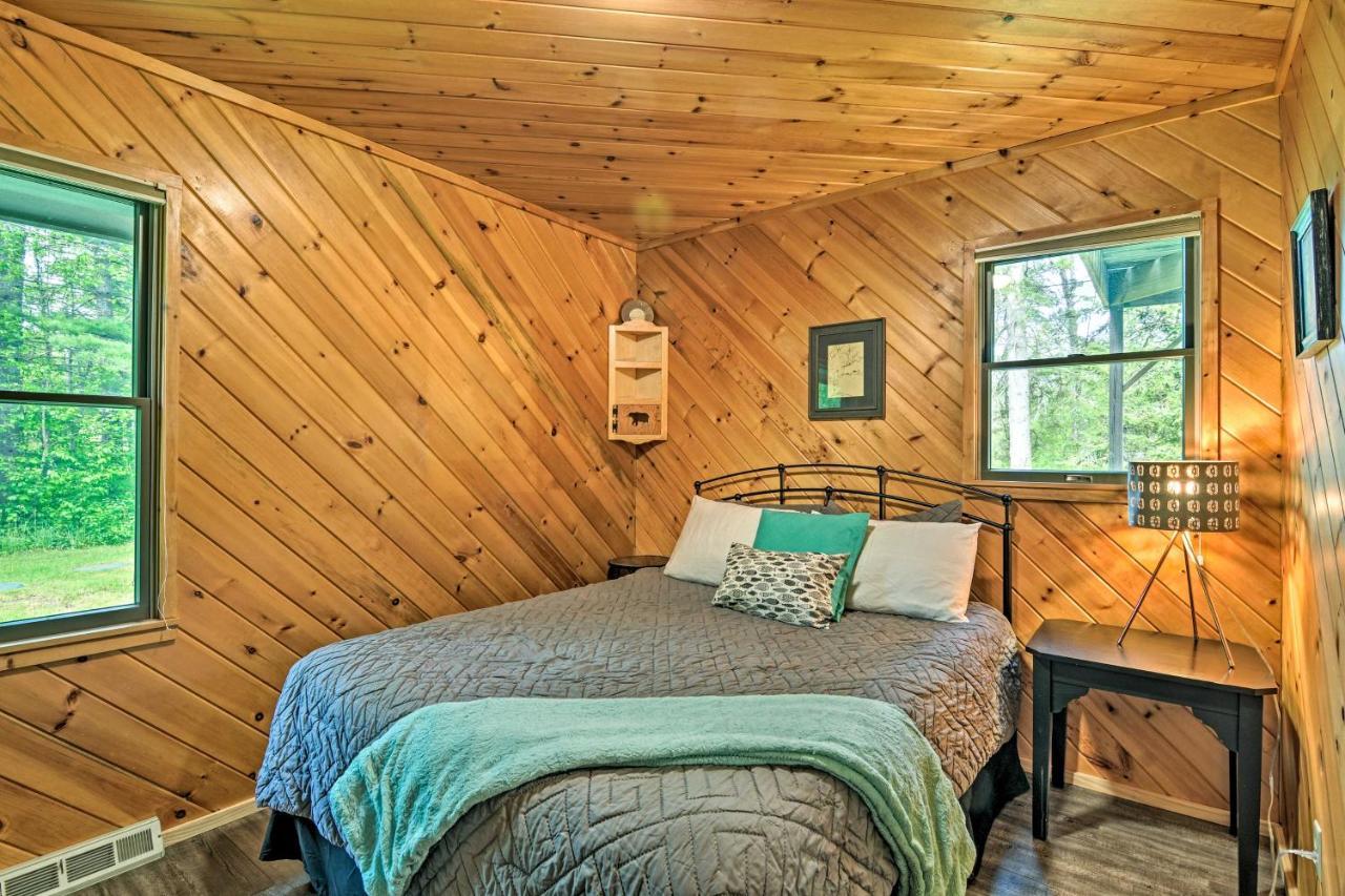 Riverfront Traverse City Cabin Fish, Kayak And Tube ภายนอก รูปภาพ