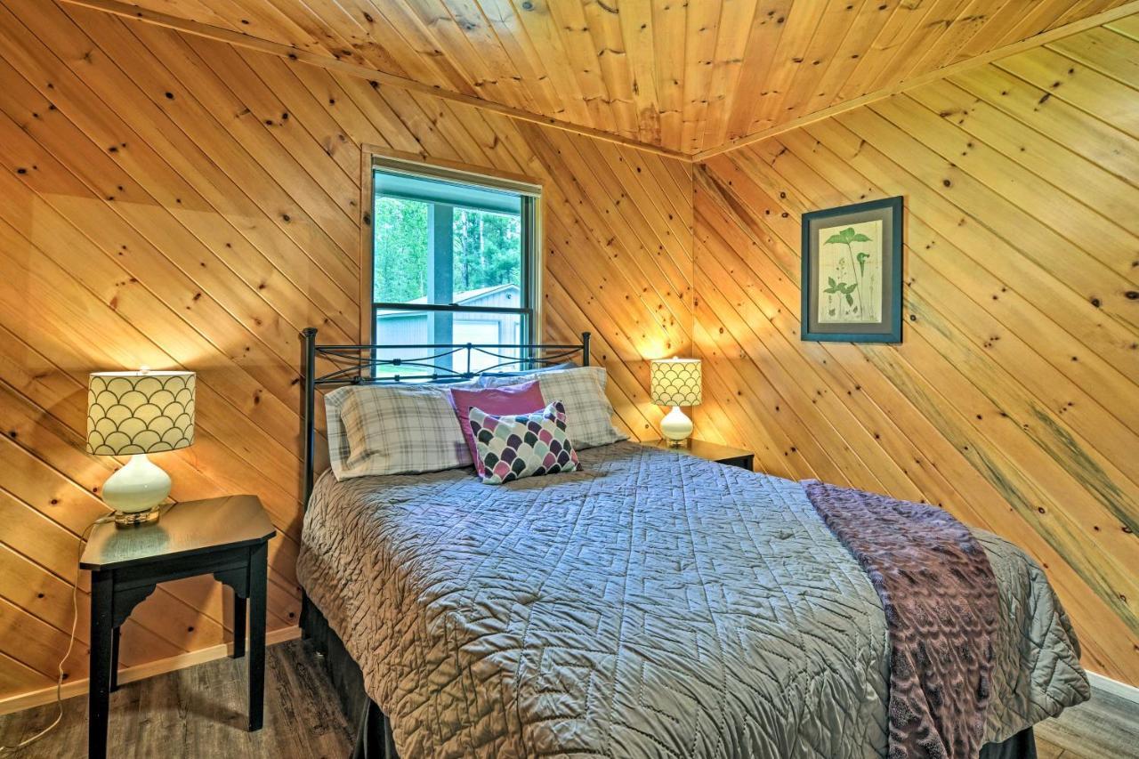 Riverfront Traverse City Cabin Fish, Kayak And Tube ภายนอก รูปภาพ