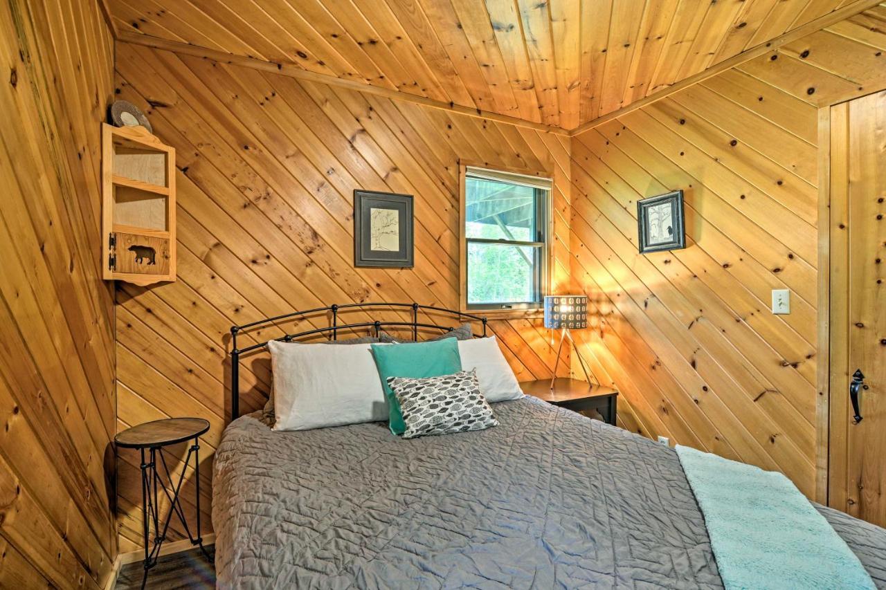 Riverfront Traverse City Cabin Fish, Kayak And Tube ภายนอก รูปภาพ