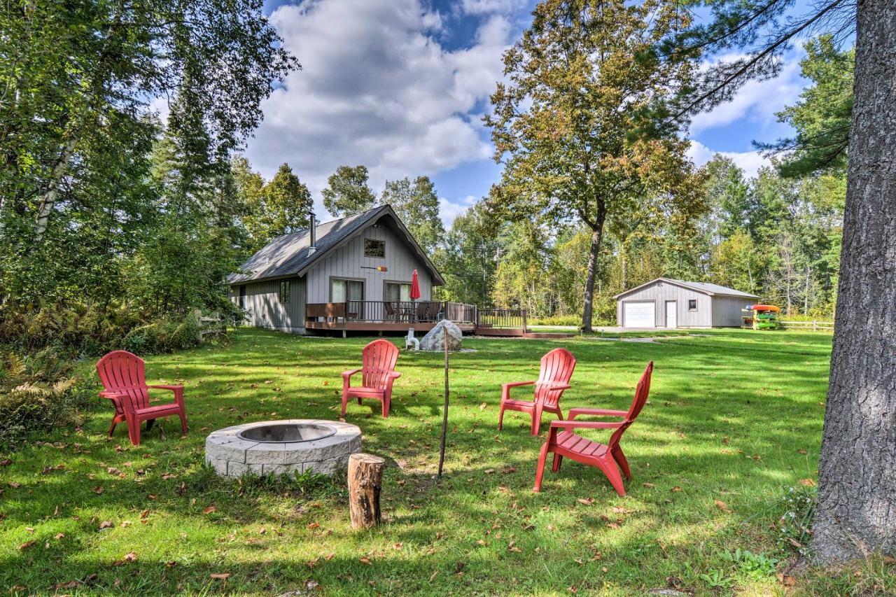 Riverfront Traverse City Cabin Fish, Kayak And Tube ภายนอก รูปภาพ