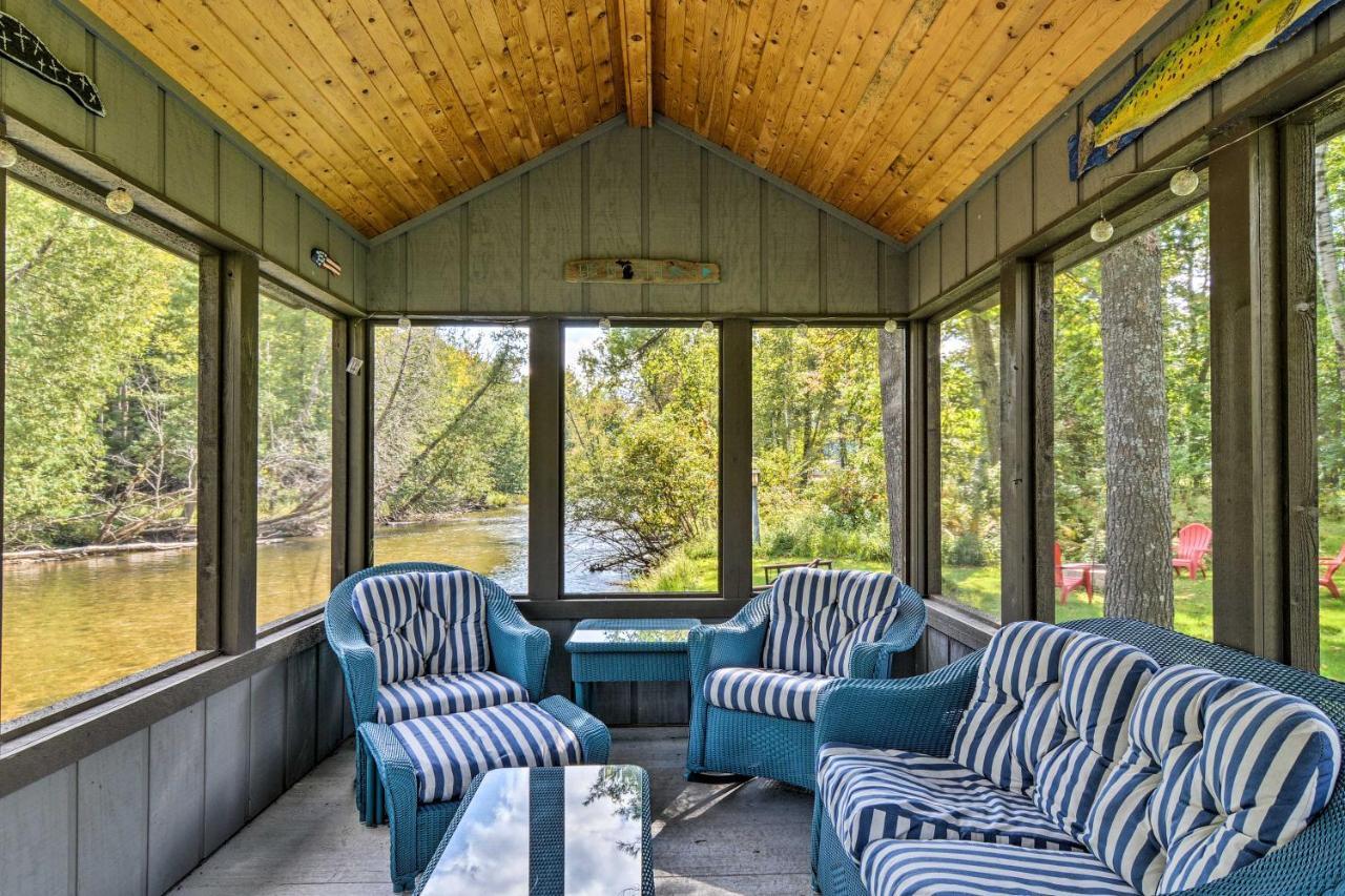 Riverfront Traverse City Cabin Fish, Kayak And Tube ภายนอก รูปภาพ