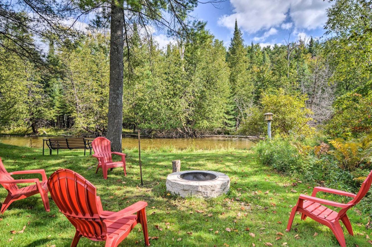 Riverfront Traverse City Cabin Fish, Kayak And Tube ภายนอก รูปภาพ