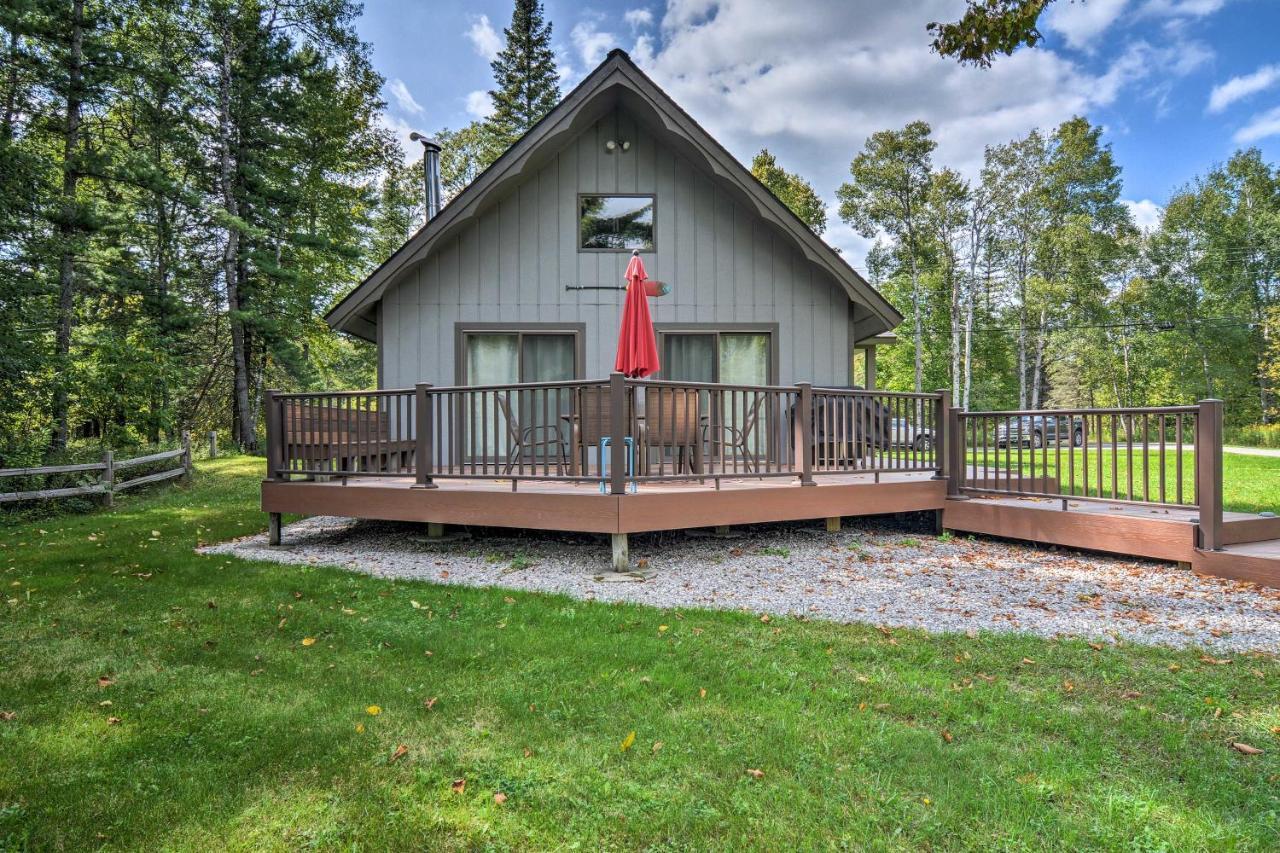 Riverfront Traverse City Cabin Fish, Kayak And Tube ภายนอก รูปภาพ